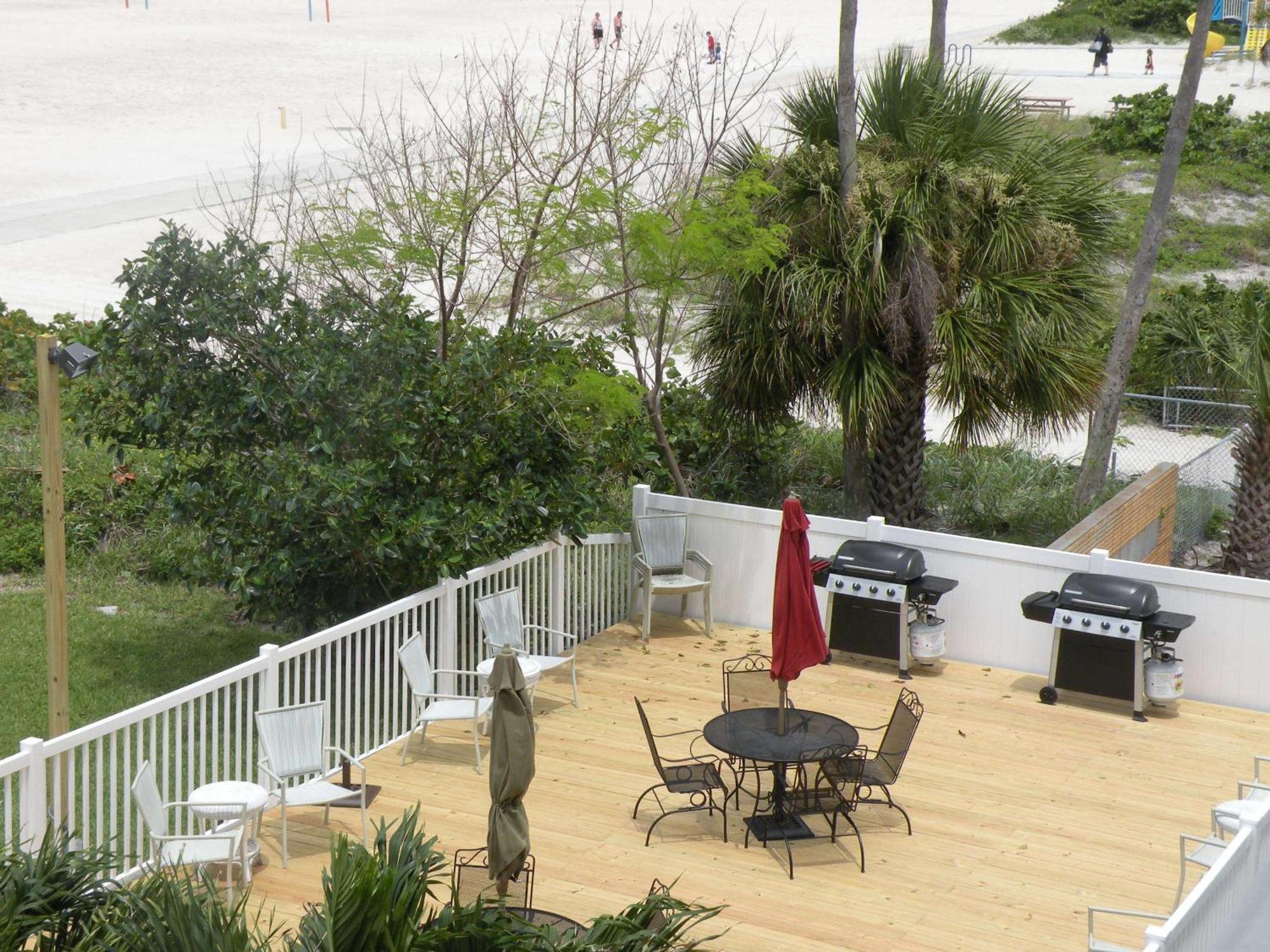 Surf Beach Treasure Island Resort St. Pete Beach Exterior photo